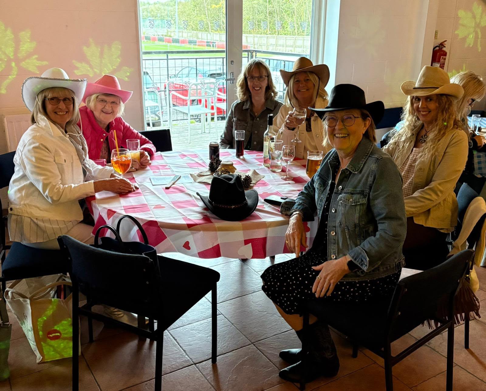 Social night table